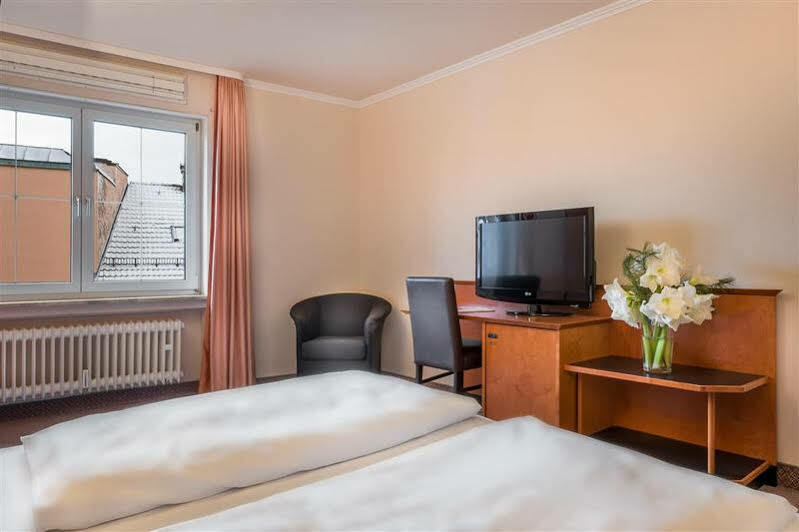 Best Western Hotel Goldenes Rad Friedrichshafen Exterior photo